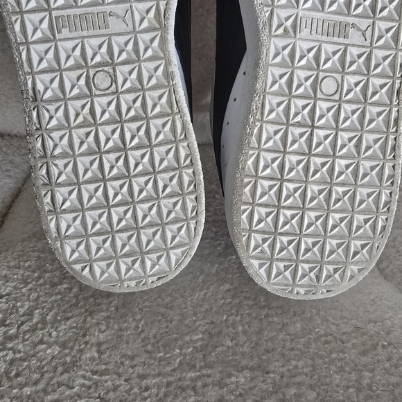 Puma Clyde Core, Gold Foil, Men's Black & White Sneakers SZ 10 - Picture 10 of 12